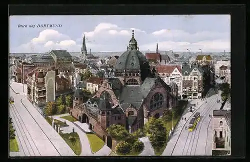 AK Dortmund, Synagoge mit Vorplatz an Ecke, Blick auf Kirchen, Häuser und Strassenbahn