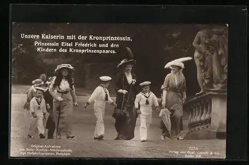 AK Kaiserin mit der Kronprinzessin, Prinzessin Eitel Friedrich und den Kindern