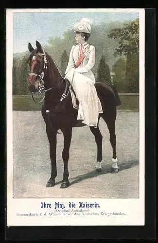 AK Kaiserin Auguste Victoria von Preussen auf einem Pferd