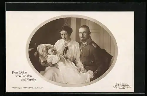 AK Prinz Oskar von Preussen in Uniform im Kreise seiner Familie