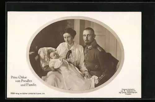 AK Prinz Oskar von Preussen in Uniform im Kreise seiner Familie