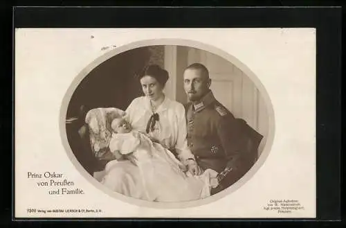 AK Prinz Oskar von Preussen in Uniform im Kreise seiner Familie