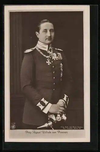 AK Prinz August Wilhelm von Preussen mit Pickelhaube