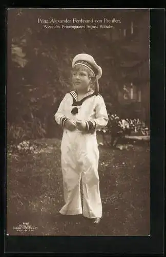 AK Prinz Alexander Ferdinand, im Garten im Seemannskostüm, Sohn des Prinzen August Wilhelm von Preussen