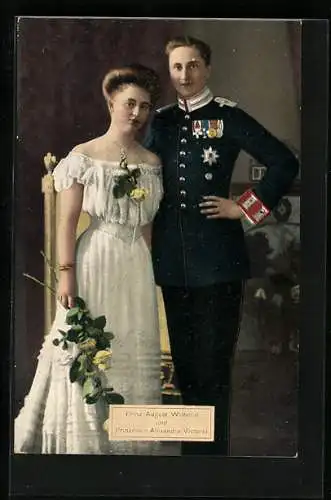 AK Prinz August Wilhelm von Preussen in Uniform und Prinzessin Alexandra Victoria mit Rosen geschmückt