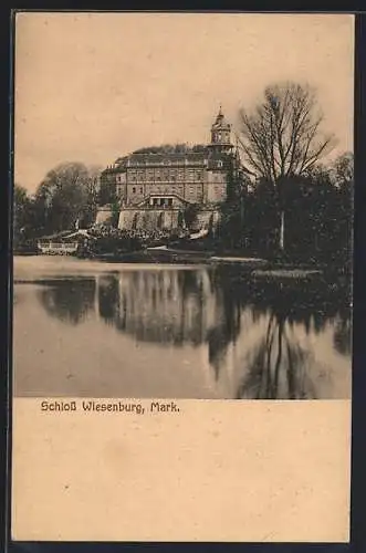 AK Wiesenburg /Mark, Blick übers Wasser auf das Schloss