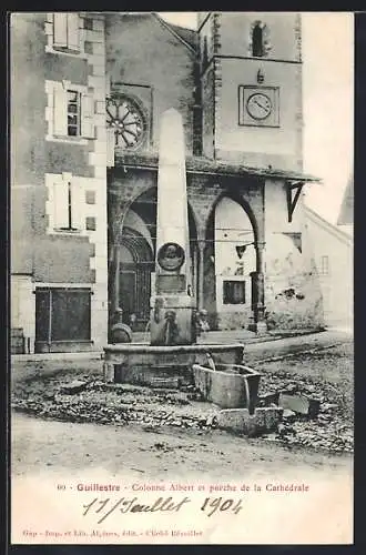 AK Guillestre, Colonne Albert et porche de la Cathédrale