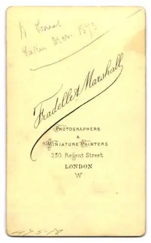 Fotografie Fradelle & Marshall, London, Regent Street 230, Porträt eines jungen Mannes