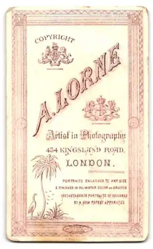 Fotografie A. Lorne, London, 454 Kingsland Road, Porträt einer jungen Person