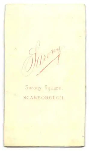 Fotografie Sarony, Scarborough, Sarony Square, Porträt einer eleganten Dame