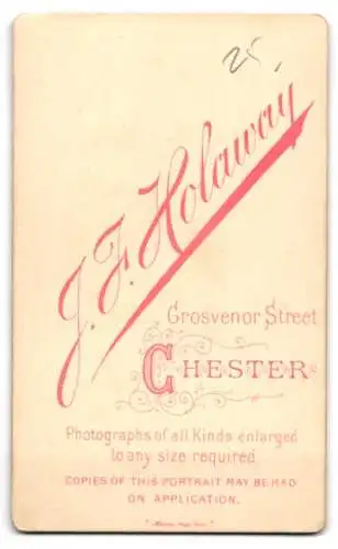 Fotografie J.F. Holaway, Chester, Grosvenor Street, Porträt eines jungen Herrn in Anzug