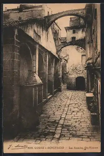 AK Bonifacio, les arcades Sainte-Majeure