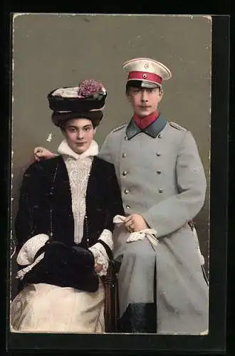 AK Kronprinzessin Cecilie mit Kronprinz Wilhelm in Uniform