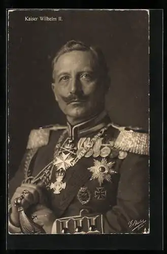 AK Brustportrait Kaiser Wilhelm II. in Uniform