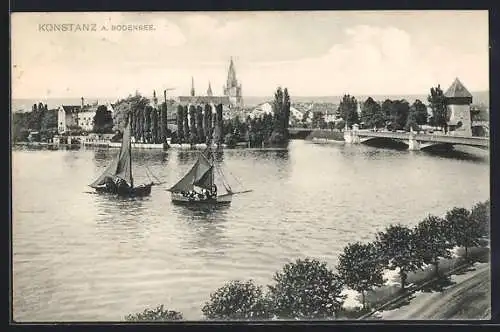 AK Konstanz a. Bodensee, Blick auf den See mit kleinen Seglern