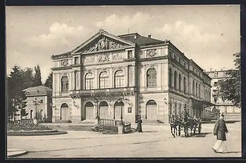 AK Baden-Baden, Kutsche vor dem Grossherzogl. Hoftheater