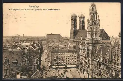 AK München, Marienplatz mit Blick auf Rathaus und Frauenkirche