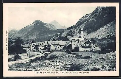 AK Plampinet /Vallée de la Clairée, Ortsansicht gegen Bergpanorama