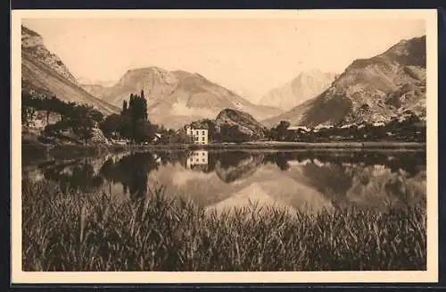 AK Roche-de-Rame, Le Lac, au fond a droite, le Pelvoux