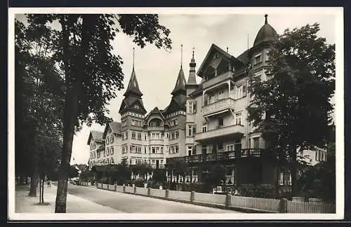 AK Freudenstadt /Schwarzwald, Hotel Waldeck, Bes. Lutz & Bässler