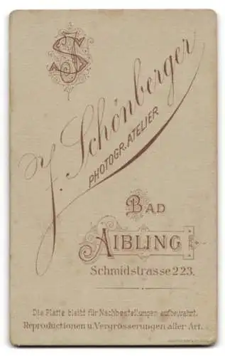 Fotografie J. Schönberger, Bad Aibling, Schmidstrasse 223, Dame aus Bayern in Tracht vor Studiokulisse