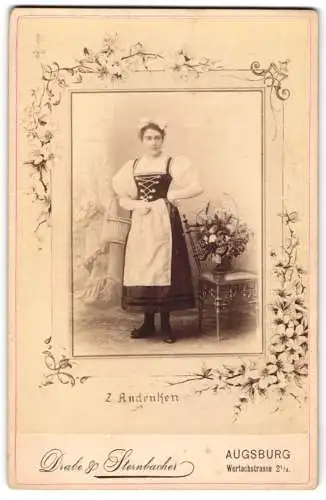 Fotografie Drabe & Sternbacher, Augsburg, Wertachstrasse 2 1 /2, Bayerische Dame in Tracht