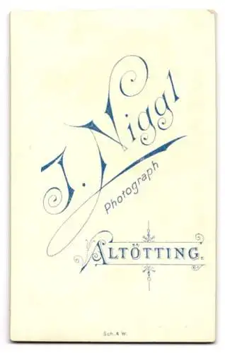 Fotografie J. Niggl, Altötting, beleibter Geistlicher mit Brille