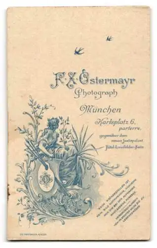 Fotografie F. X. Ostermayr, München, Karlsplatz 6, Meldereiter / Pferdekurier mit Reitgerte & Reitstiefeln