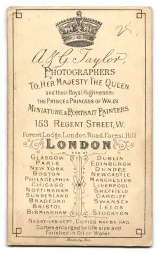 Fotografie A. & G. Taylor, London, Regent Street 153, Porträt eines Mannes in Anzug