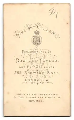 Fotografie Rowland Taylor, London, Edgware Road 369, Porträt einer nachdenklichen jungen Frau