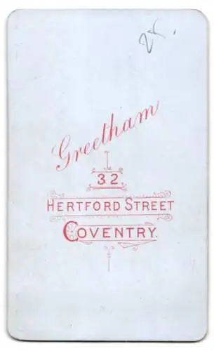 Fotografie Greetham, Coventry, Hertford Street 32, eine Dame in eleganter Kleidung