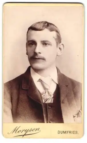 Fotografie Moryson, Dumfries, English St, Portrait eines eleganten Herrn