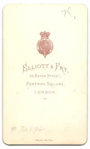 Fotografie Elliott & Fry, London, Baker Street 55, Dame mit Fächer