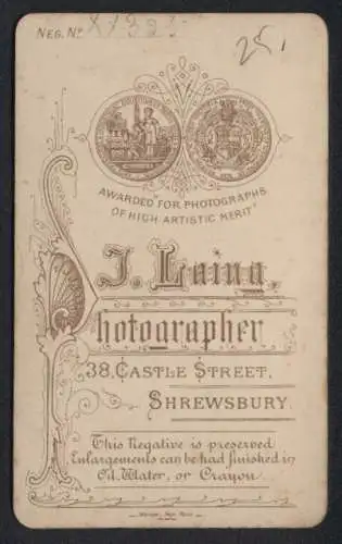 Fotografie J. Laing, Shrewsbury, Castle Street 38, Porträt einer Dame mit Hut
