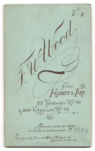 Fotografie F.W. Wood The Fine Art Studios, London, 22 Bishops Rd W, Portrait eines eleganten Herrn