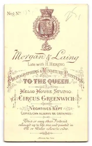 Fotografie Morgan & Laing, Greenwich, Portrait eines sitzenden Mannes