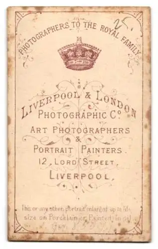 Fotografie Liverpool & London Photographic Co., Liverpool, Lord Street 12, Porträt eines bärtigen Mannes im Anzug