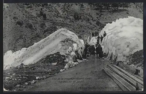 AK Janus, Vue de la tranchée ouverte dans l`avalanche