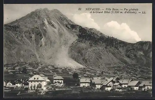 AK Névache, Ville Basse, Vue générale et la Grand Hotel