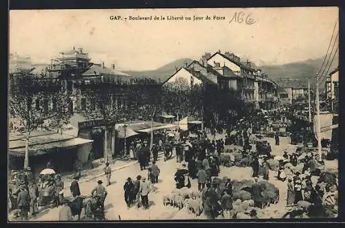 AK Gap, Boulevard de la Liberté un Jour de Foire