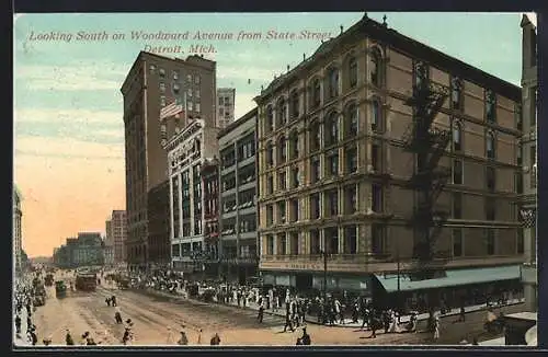 AK Detroit /Mich., Looking south on Woodward Avenue from State Street, Strassenbahn