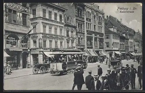 AK Freiburg, Kaiserstrasse mit Strassenbahn und Leuten