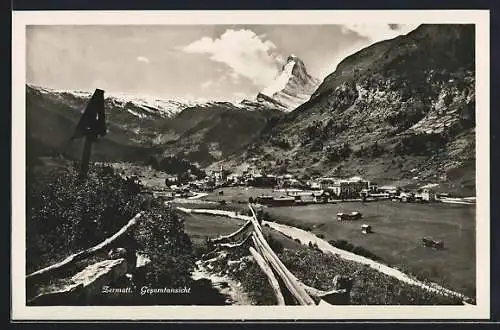 AK Zermatt, Gesamtansicht mit Flurkreuz