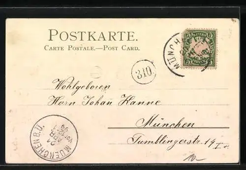 Sonnenschein-AK Junge mit seinem Boot an einer Brücke in den kleinen Ort, der Kirchturm im Hintergrund