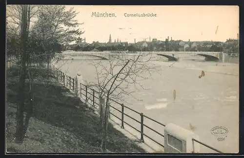 AK München, Corneliusbrücke mit Bäumen