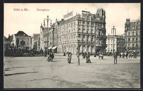 AK Köln a. Rh., Belebte Partie am Domplatz