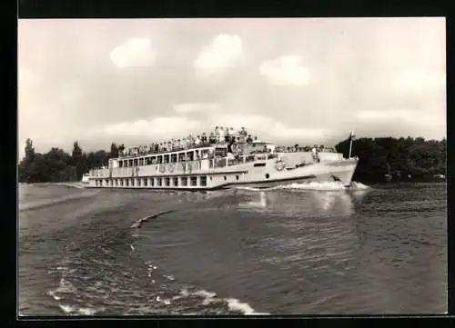 AK Berlin, Luxusfahrgastschiff Bertolt Brecht, Weisse Flotte