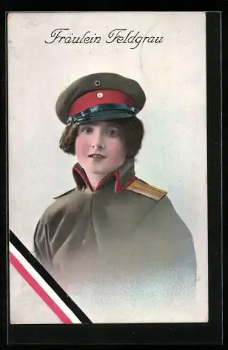 AK Fräulein Feldgrau in Uniform mit Schirmmütze