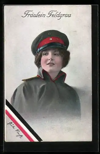 AK Junge Soldatin in Uniform mit Mütze, Fräulein Feldgrau