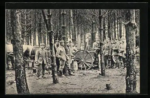 AK Feldküche mit Gulaschkanone in einem Wald im Westen